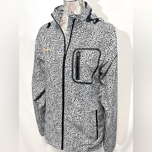 NIKE Women’s Mercurial Vapor safari print windbreaker size S.‎ - Picture 1 of 14